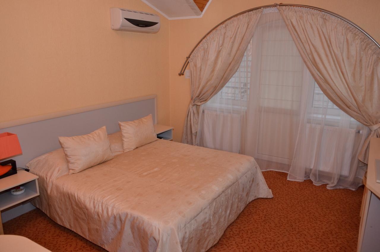 Hotel Serpanok Tyachiv Exterior foto