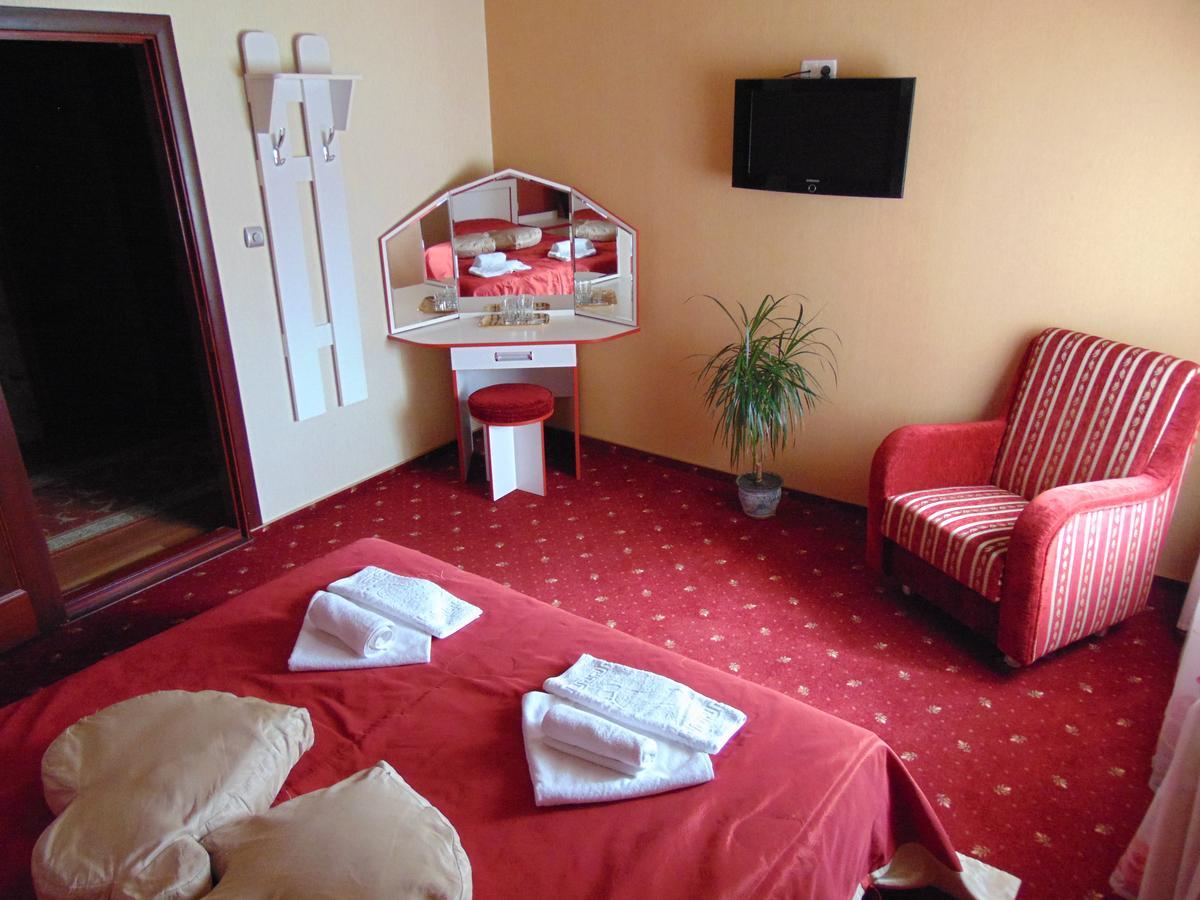 Hotel Serpanok Tyachiv Exterior foto